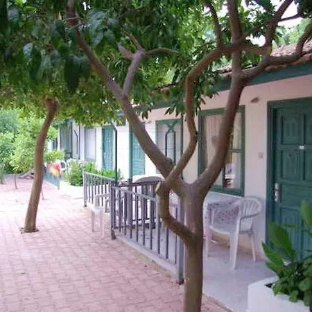 Mutlu Hotel 3*